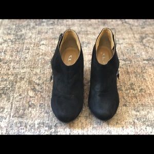 Chinese Laundry black suede like wedge booties size 8